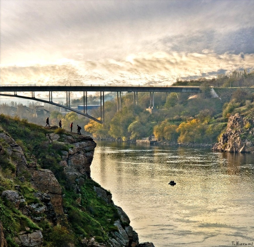 Жовтень палає