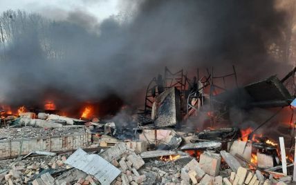 Знову Україна не спить 