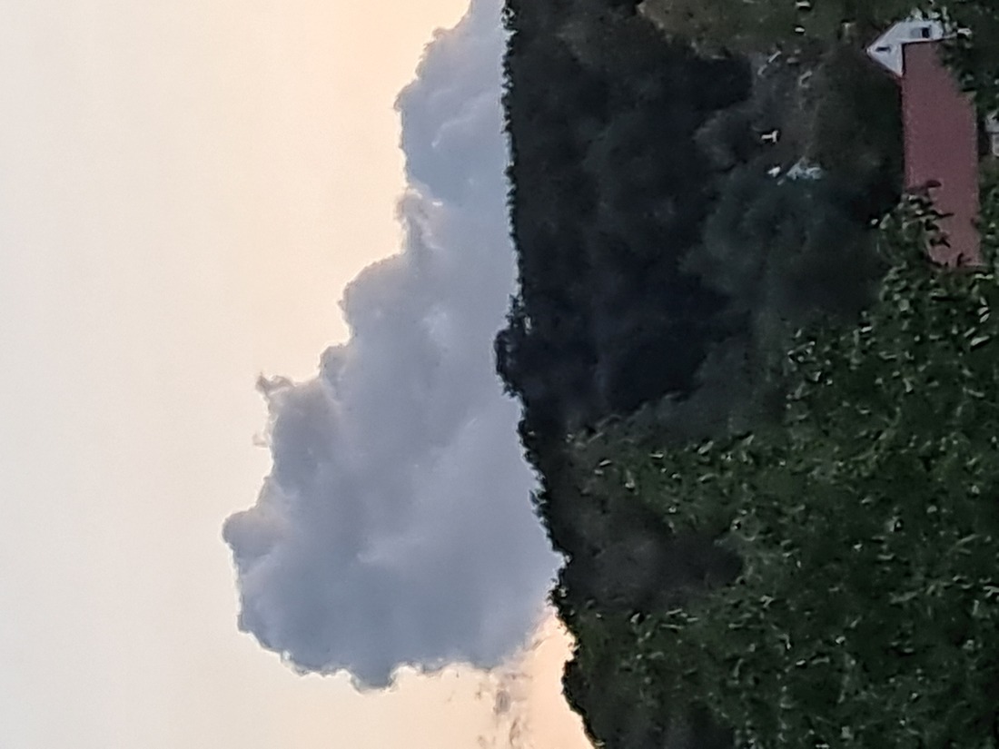 Болить