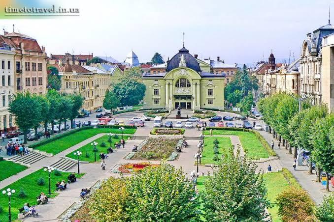 Це Чернівці,крихітко 