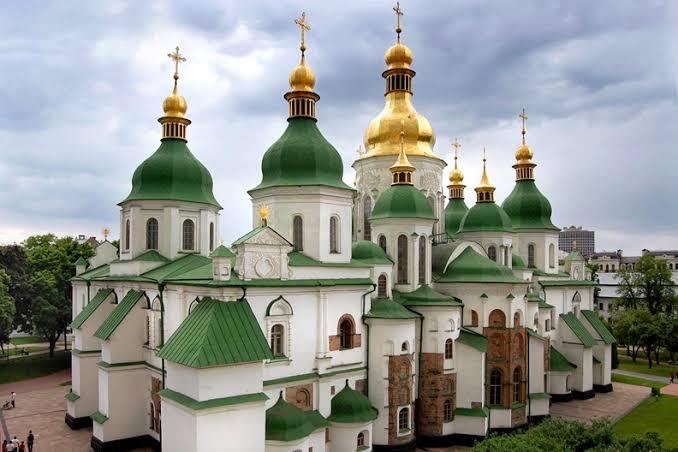 Я приходжу до церкви